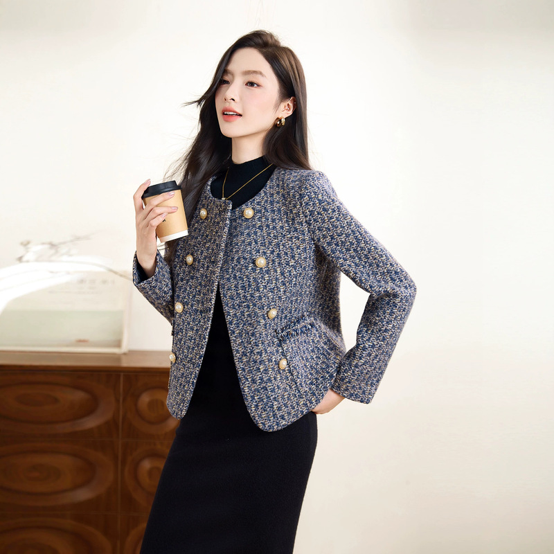 Vintage-style red and mixed-color tweed jacket with a round neckline, double-breasted design, tassel details, and pockets, suitable for work or casual wear, short length, women's fashion