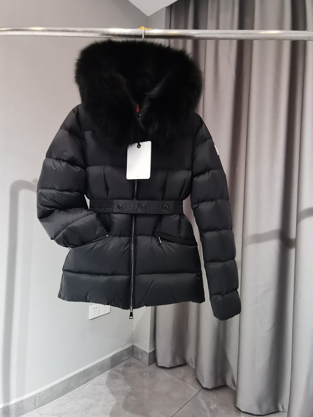 블랙 블랙 울 칼라