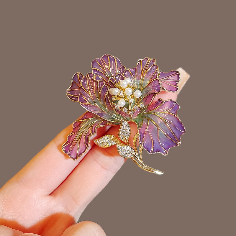 Chinese-Style Enamel Large Flower Brooch with a High-End Luxury Feel, Featuring Micro-Inlaid Zirconium Pearl, Elegant and Sophisticated Brooch
