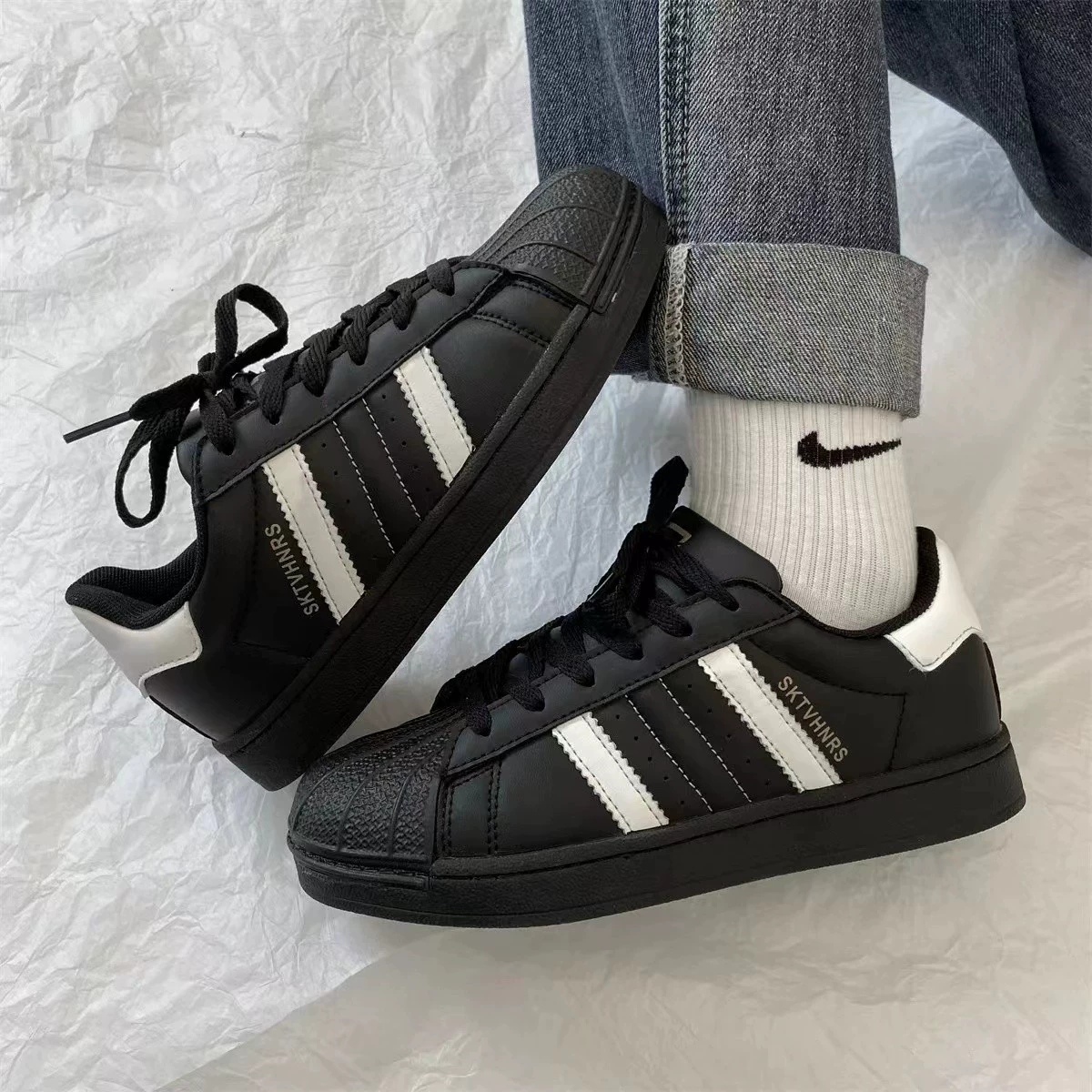 Большой размер трансграничные мужчины и женщины одинаков 2024 осень новые маленькие белые туфли Десерт раковины спортивная обувь повседневная обувь для скейтборда