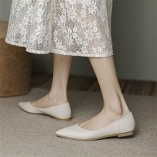 法式平底单鞋2025新款春秋尖头温柔仙女通勤浅口工作鞋大码护士鞋