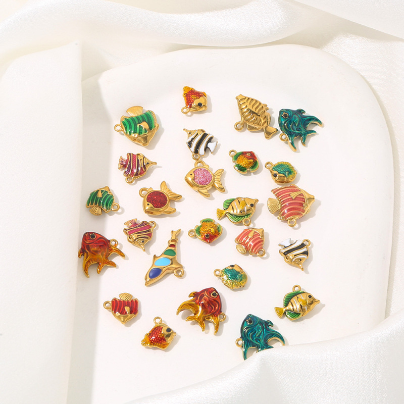 カラフルなオイルドリップ加工ステンレス鋼小魚ペンダントオーシャンスタイル DIY ジュエリーアクセサリーブレスレットネックレスペンダント素材|undefined