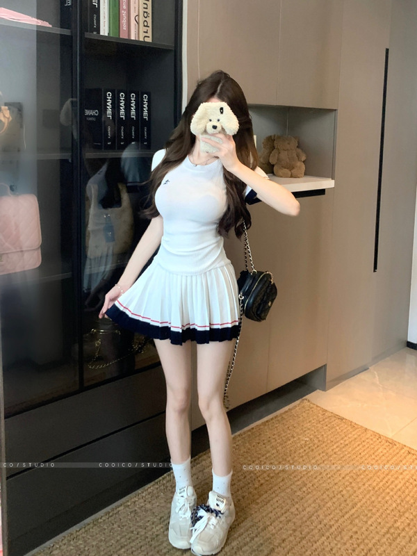 2025夏季新款美式运动风白色针织短袖t恤撞色百褶半身短裙套装女|undefined