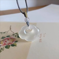天然白玉カルセドニー祥雲如意ロックペンダント瑪瑙安全ロック人気の蝶結び翡翠ペンダント