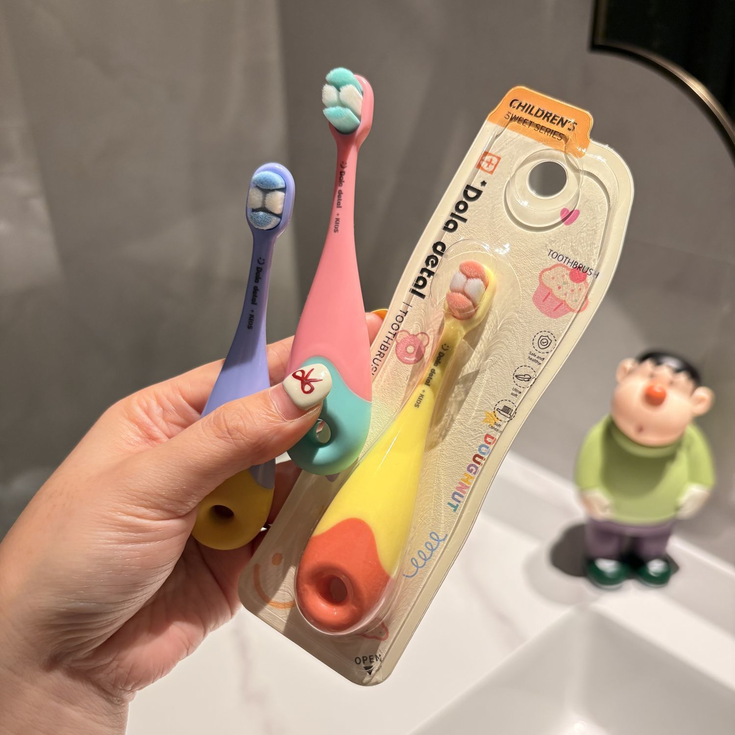 Antibacterial Soft-Bristled Toothbrush for Kidsren Aged 0-3 Years Old, Special for Deciduous Teeth and Gum Protection for Babies with Good Looks