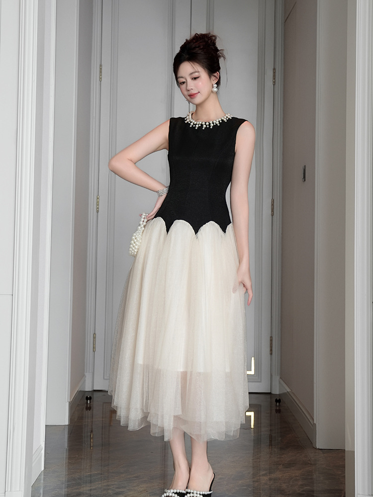 Váy liền dáng chữ A không tay thắt eo phong cách Hepburn kiểu Pháp — Màu đen