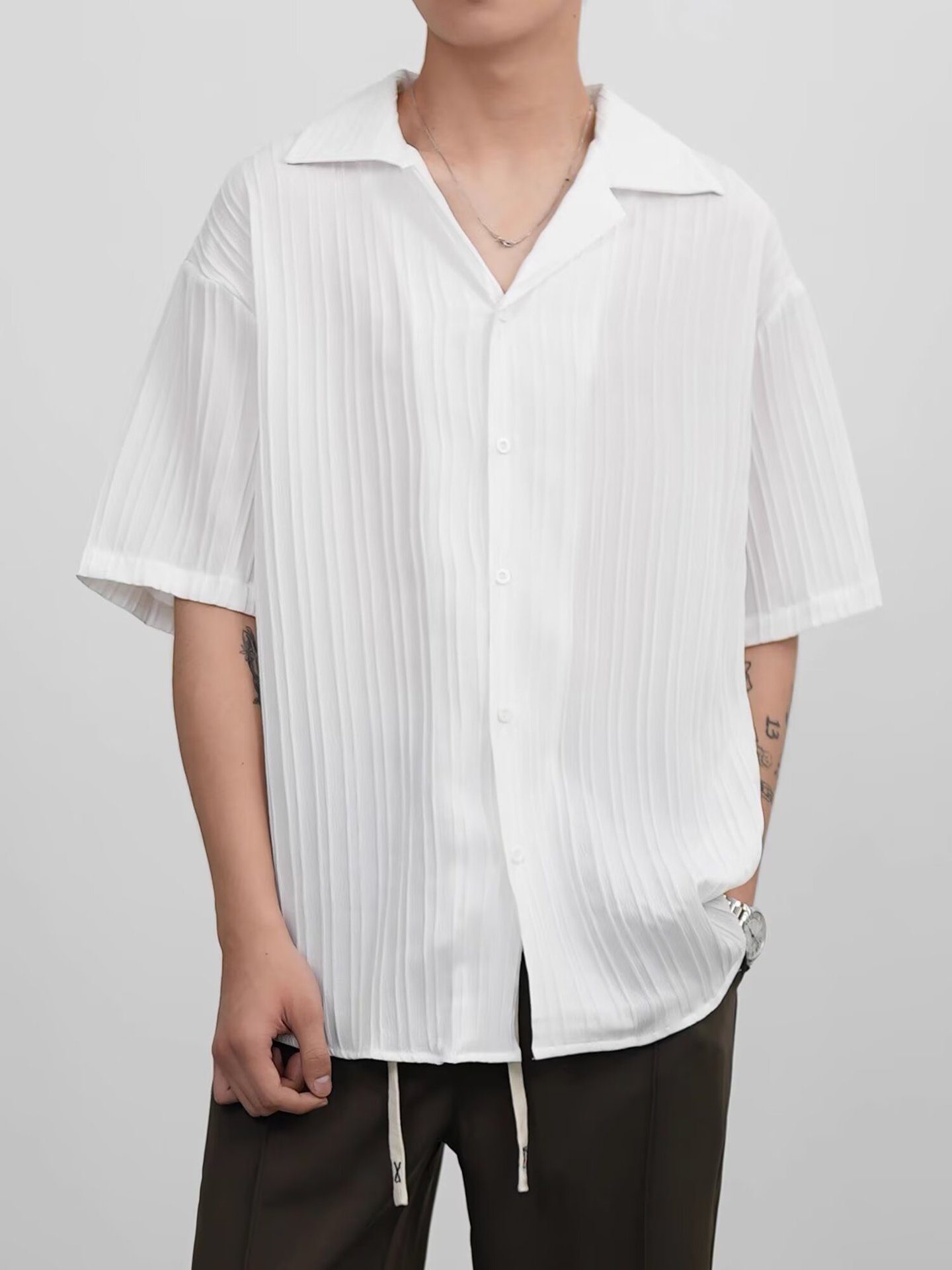 Herren Kurzarm Freizeithemd Mit Textur In Schwarz Weiss_voghion.com
