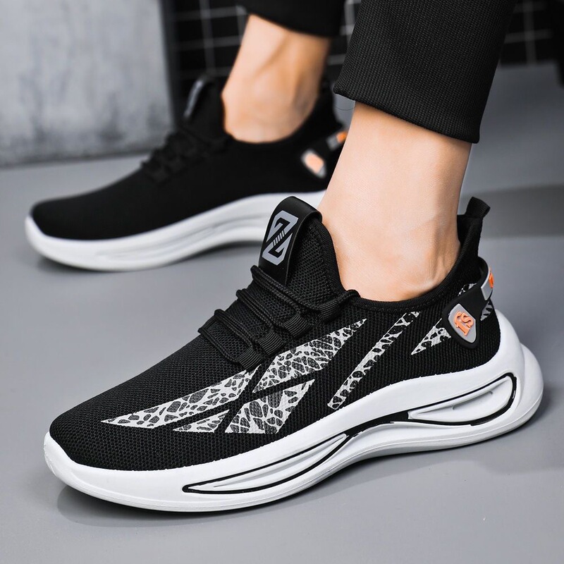 【Low Price Bestseller】Summer Men's Casual Sports Shoes Korean Style Trendy Versatile Running Shoes Lightweight Durable Sneakers
