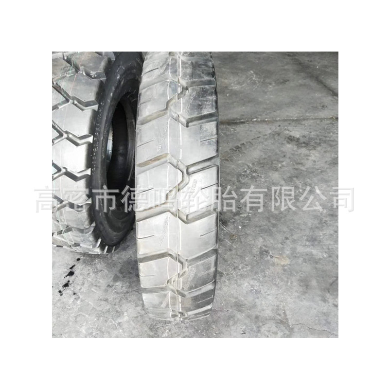 Suministro de triángulo camión volquete neumático de cuerpo ancho 13.00-20 maquinaria de ingeniería neumático 1300-20