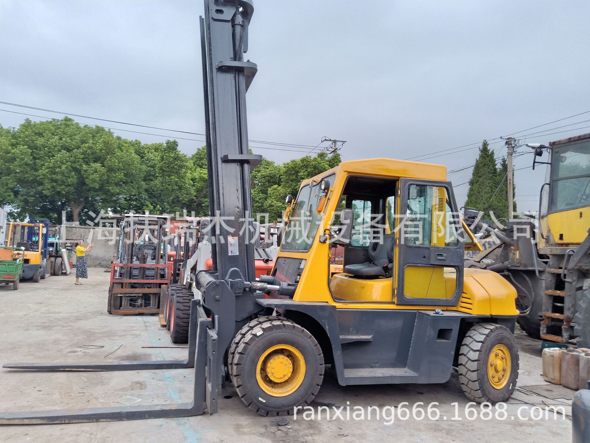 TCM10吨高门架叉车 带驾驶室  双排轮 五十铃发动机