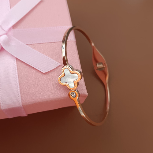 Non-fading 18k rose gold shell four-leaf clover bracelet for women simple personalized titanium steel bracelet classic accessories wholesale