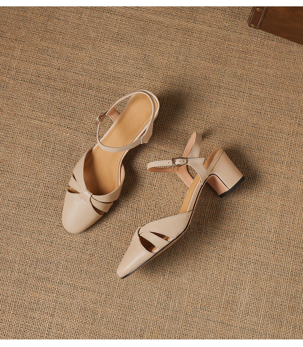 Sandal nữ quai ngang mũi kín gót vuông ổn định — màu be chi tiết 23