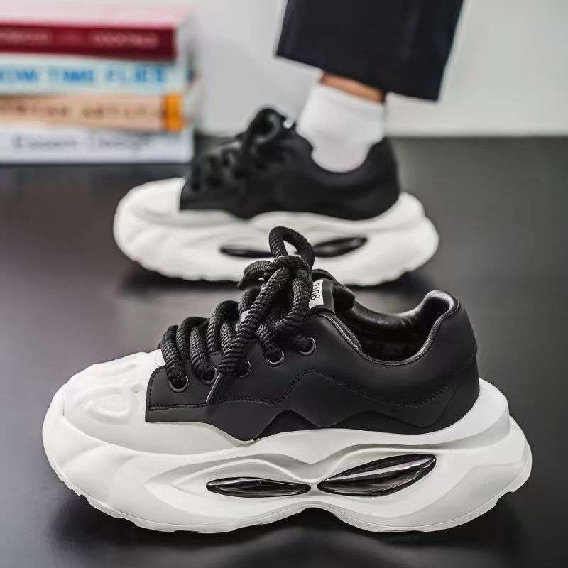 男の靴2025春の新型の厚い底には小衆のファッションとレジャーの青少年の運動が高くなります。|undefined