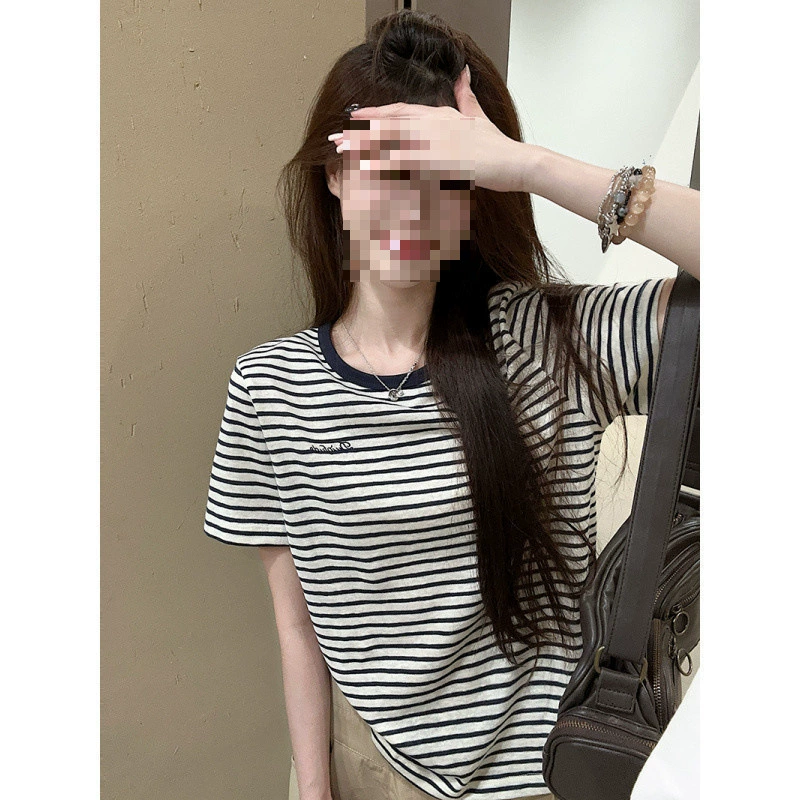 YS8 Real Shot 185 г хлопковая футболка с короткими рукавами и снежинками, лето 2025, новый модный полосатый топ с круглым вырезом и вышивкой в ​​корейском стиле