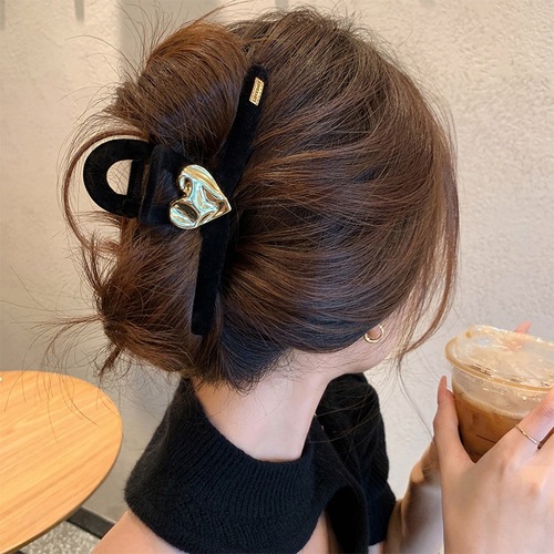 Black velvet love grabber female large size high-end  new autumn and winter hairpin internet celebrity shark clip hair accessory