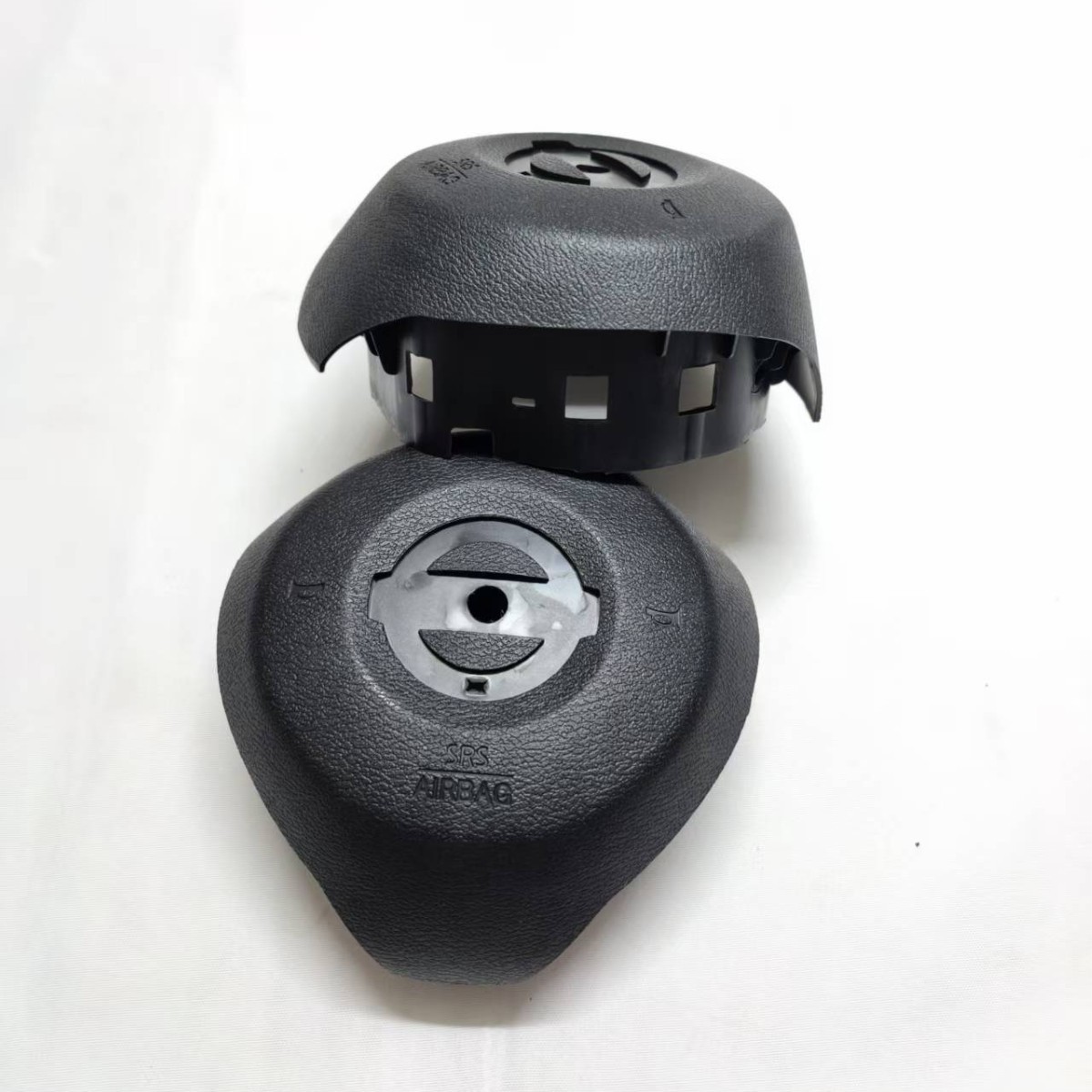 Adecuado para Nissan Qijun Qashqai Sylphy Teana Jinke Volante Cubierta de trompeta Caja decorativa de plástico