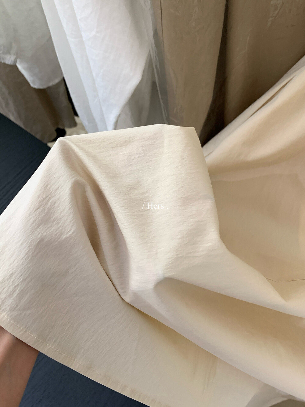 Đầm maxi nữ thắt eo không tay phong cách Pháp tối giản — Cam trần, màu trắng chi tiết 30