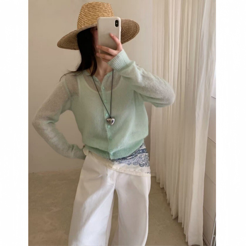 2026 Spring Waxy Knit Sweater'Old Money' Style! Korean-Style Fresh High-Quality Long-Sleeve Knitted Cardigan 2026 Spring Waxy Knit Sweater'Old Money' Style! Korean-Style Fresh High-Quality Long-Sleeve Knitted Cardigan
