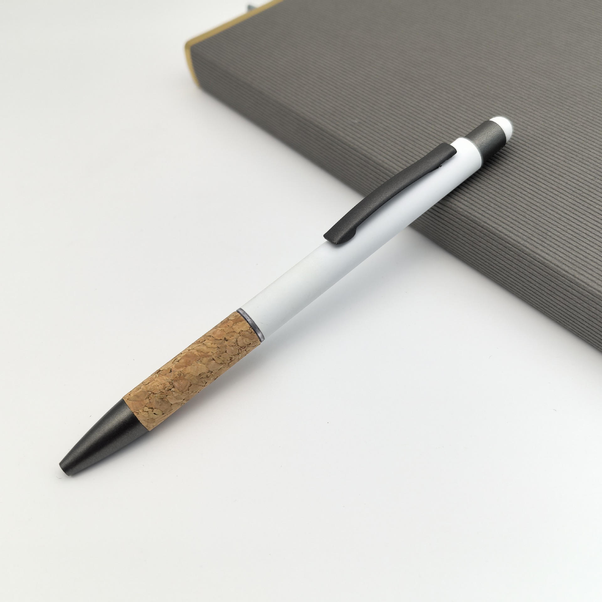 Bolígrafo de metal de color transfronterizo logotipo personalizado bolígrafo de publicidad de metal de corcho empuñado bolígrafo de regalo