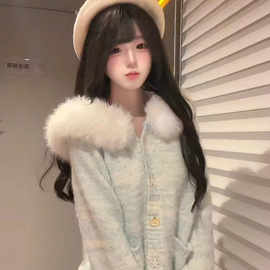 清新海洋风肌理软糯针织外套女异形扣秋冬大毛领毛绒宽松连帽开衫