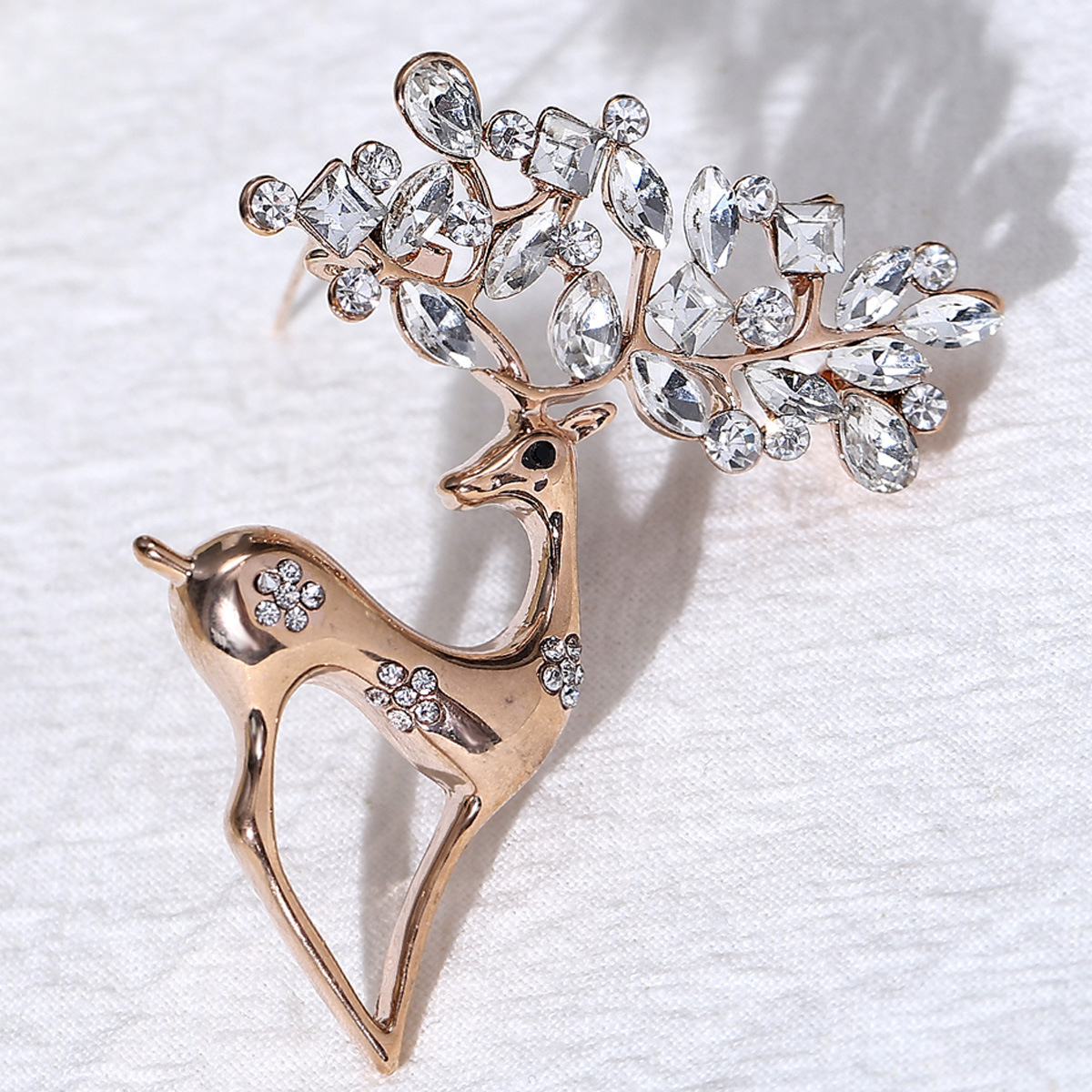 Europa y América Navidad broche de cristal ramillete elegante Ropa Accesorios ciervos animales moda creativa personalidad PIN