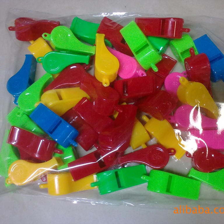 50pcs silbato de plástico transparente suministros al aire libre silbato de supervivencia fan de animador accesorios juguetes para niños al por mayor