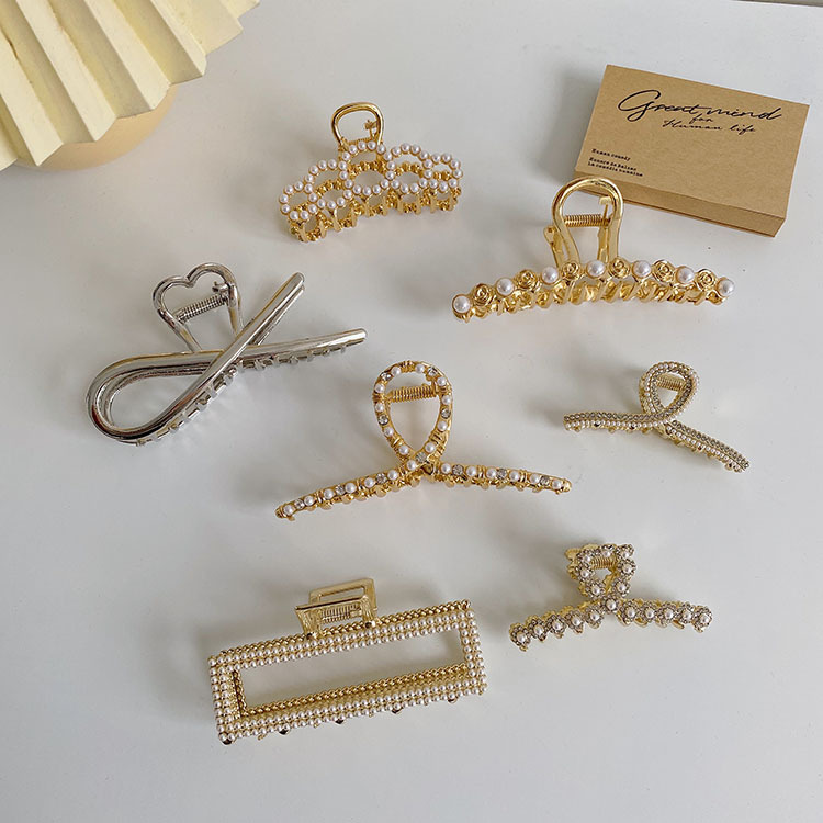 20g Weight Wedding Occasion Alloy Material Geometric Pattern Women'S Gender Plating Design Gold, Silver Color Korean Alloy Pearl Rhinestone Grab Clip 1