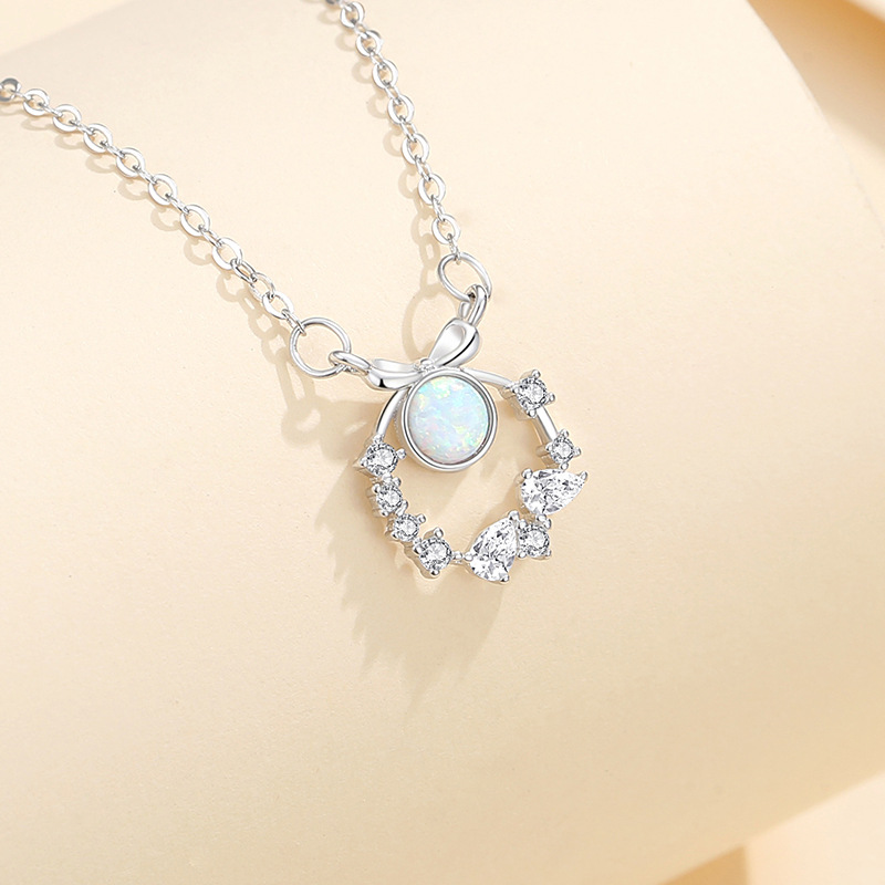 S925 plata de ley collar de corona de mariposa de lujo ligero flor femenina diseño de alta calidad cadena de clavícula joyería San Valentín