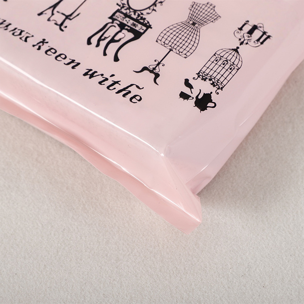 Wholesale Punched Four Finger Bag Thickened Plastic Pink Girls Underwear Garment Bag Gift Packaging Punched Four Finger Bag