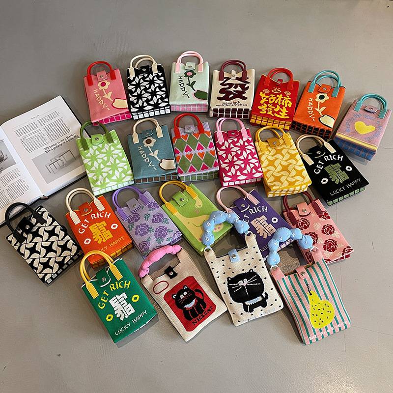 Stylish and versatile mini crossbody phone bag for women, knitted coin purse, shoulder bag, cute for commuting, going out, and shopping