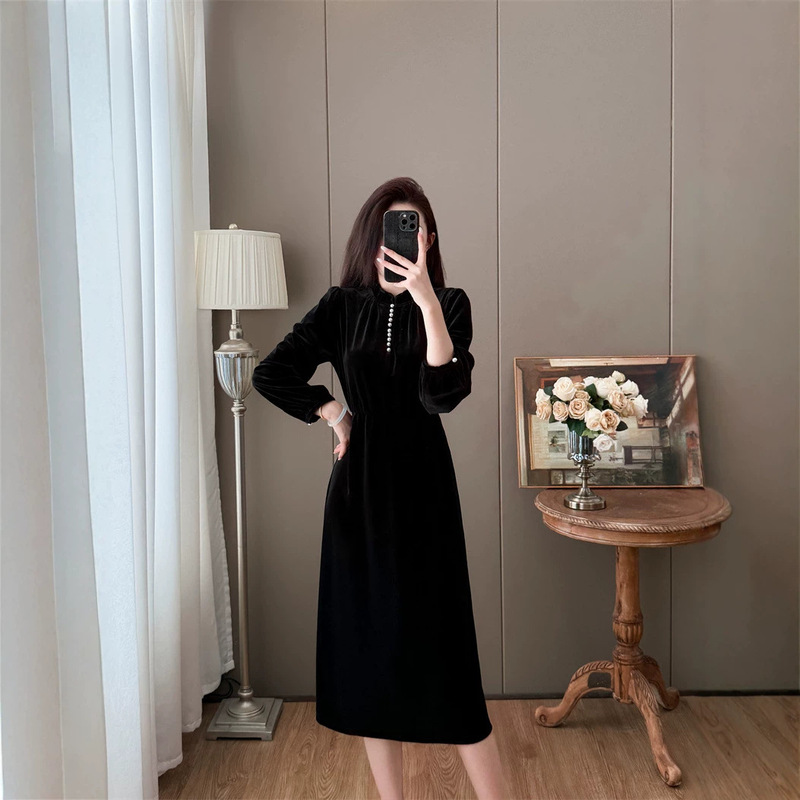 Elegant black velvet long-sleeve dress with pearl button collar, women's 2026 new mid-length plus-size dress Elegant black velvet long-sleeve dress with pearl button collar, women's 2026 new mid-length plus-size dress