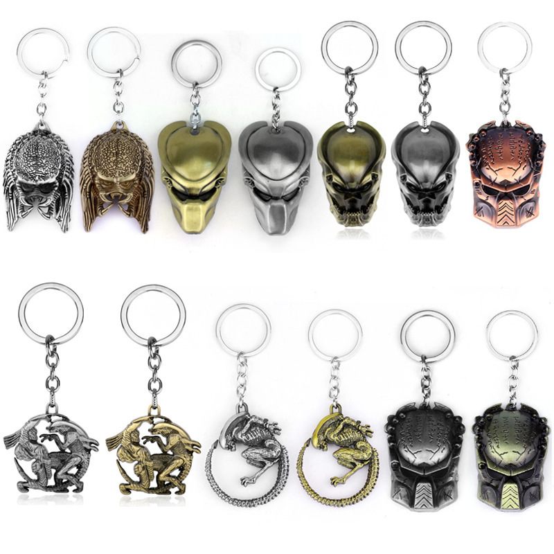 Movie Peripheral Alien War Iron Warrior Keychain Alien Alloy Key Chain Pendant