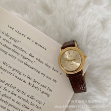 IEKE港风国货气质轻奢精致花纹小表盘真皮女士腕表复古风百搭女表