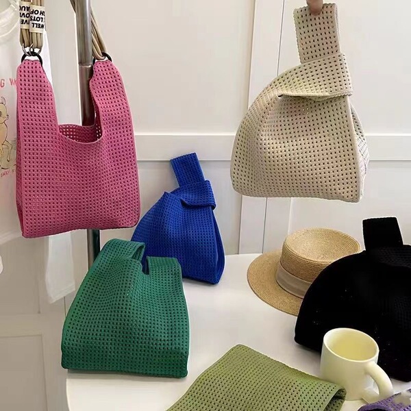 Retro knitted one-shoulder bag