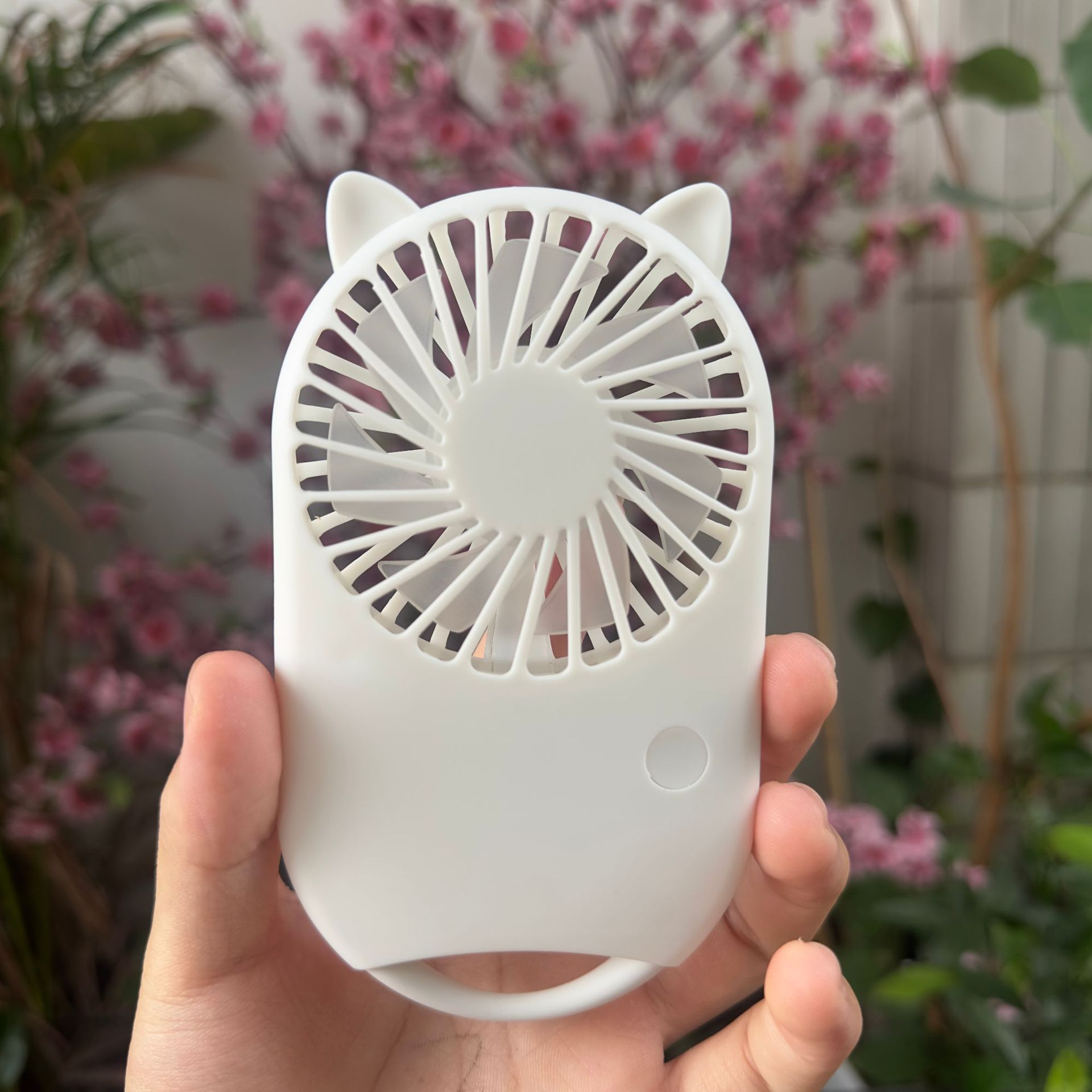 2025 Divertido ventilador pequeño para colgar a mano lindo mini ventilador para mascotas bolsillo de carga usb ventilador pequeño de mano portátil para exteriores