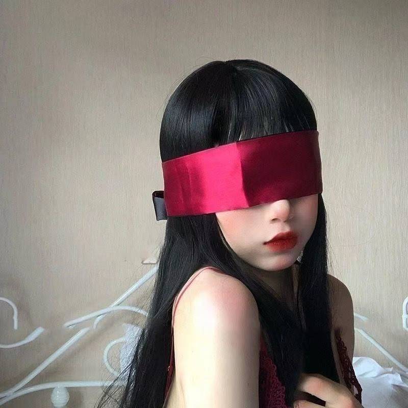Silky Ribbon Eye Mask with Hand-Tied Bow, Light-Blocking Blindfold, Black and Red — detail image 6