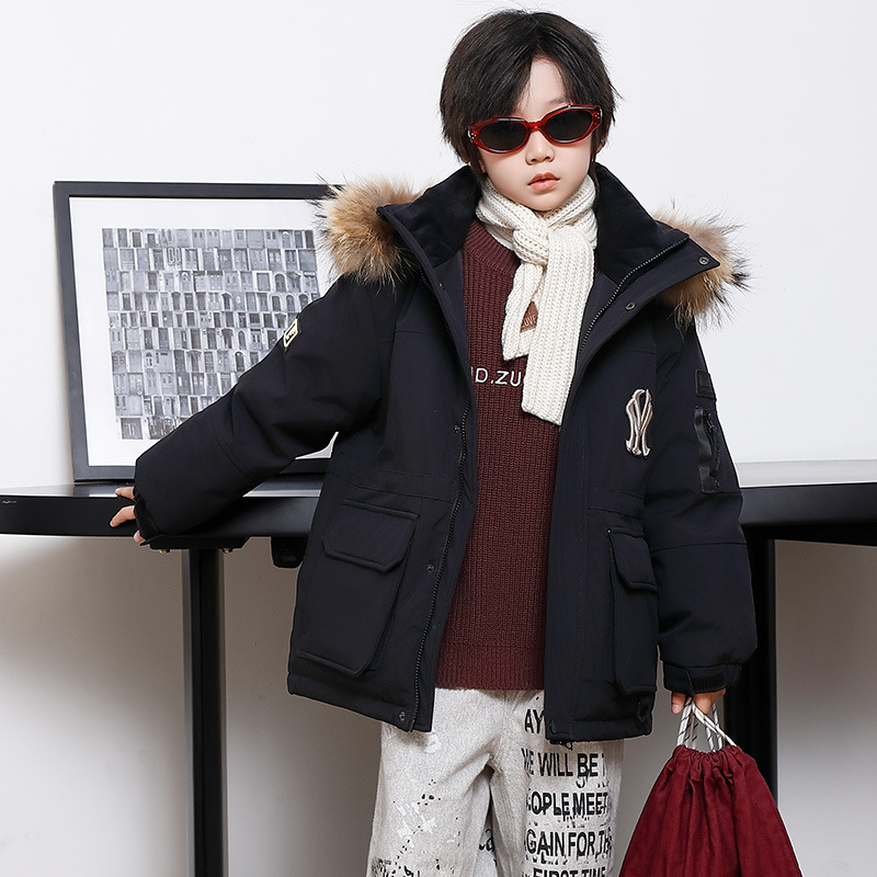 Factory direct sales of boys' down jackets, mid-length, stylish new 2024 style for older boys and girls, winter men's style.