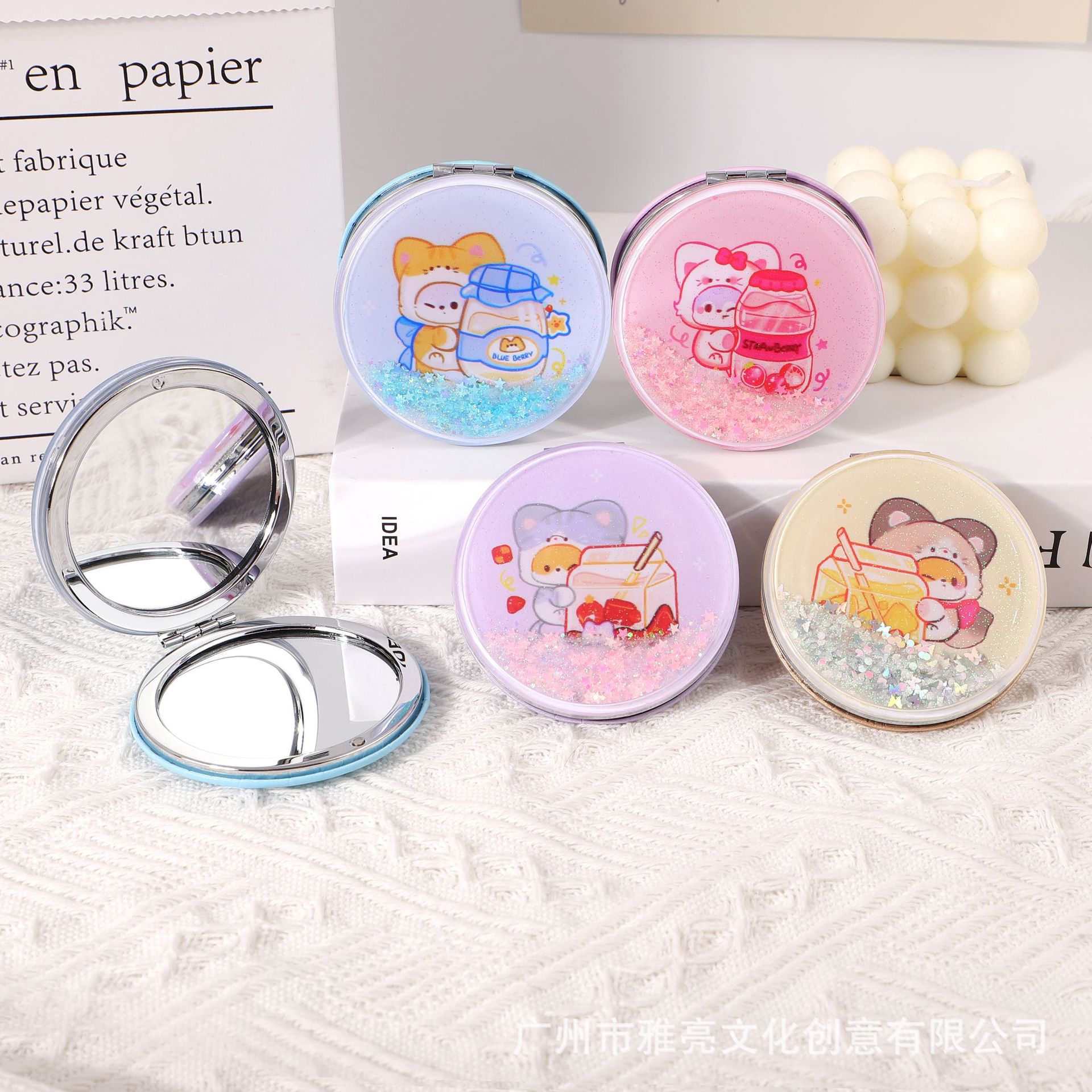 Espejo de maquillaje redondo con arena líquida, moderno y creativo, espejo compacto portátil, espejo de belleza con diseño de arena líquida.