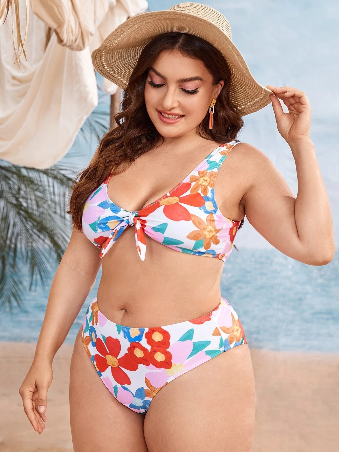 Conjunto de dos piezas de bikini floral con tirantes en el pecho y cintura alta con cordones de talla grande NSVNS133977