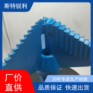 ˹�؏S��һ�w�Ͻ�ε���^ʯ���r����ˮ�����{���|��^