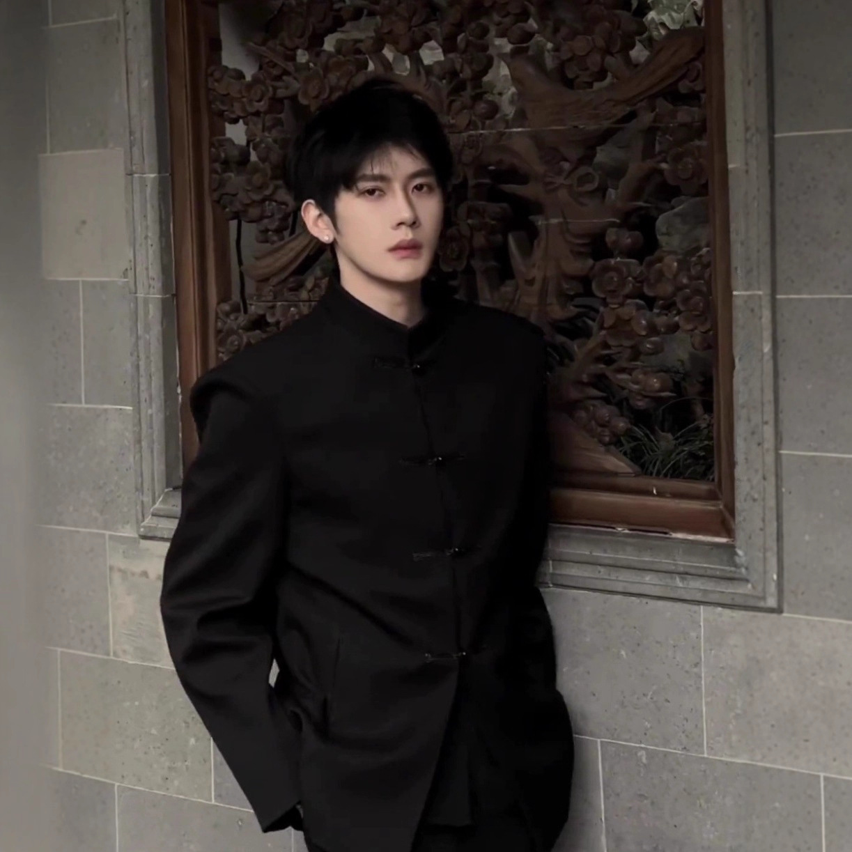 1 abito da uomo in stile cinese vintage con colletto rialzato e bottoni, design patchwork in pelle con nappe di nicchia, elegante e_voghion.com