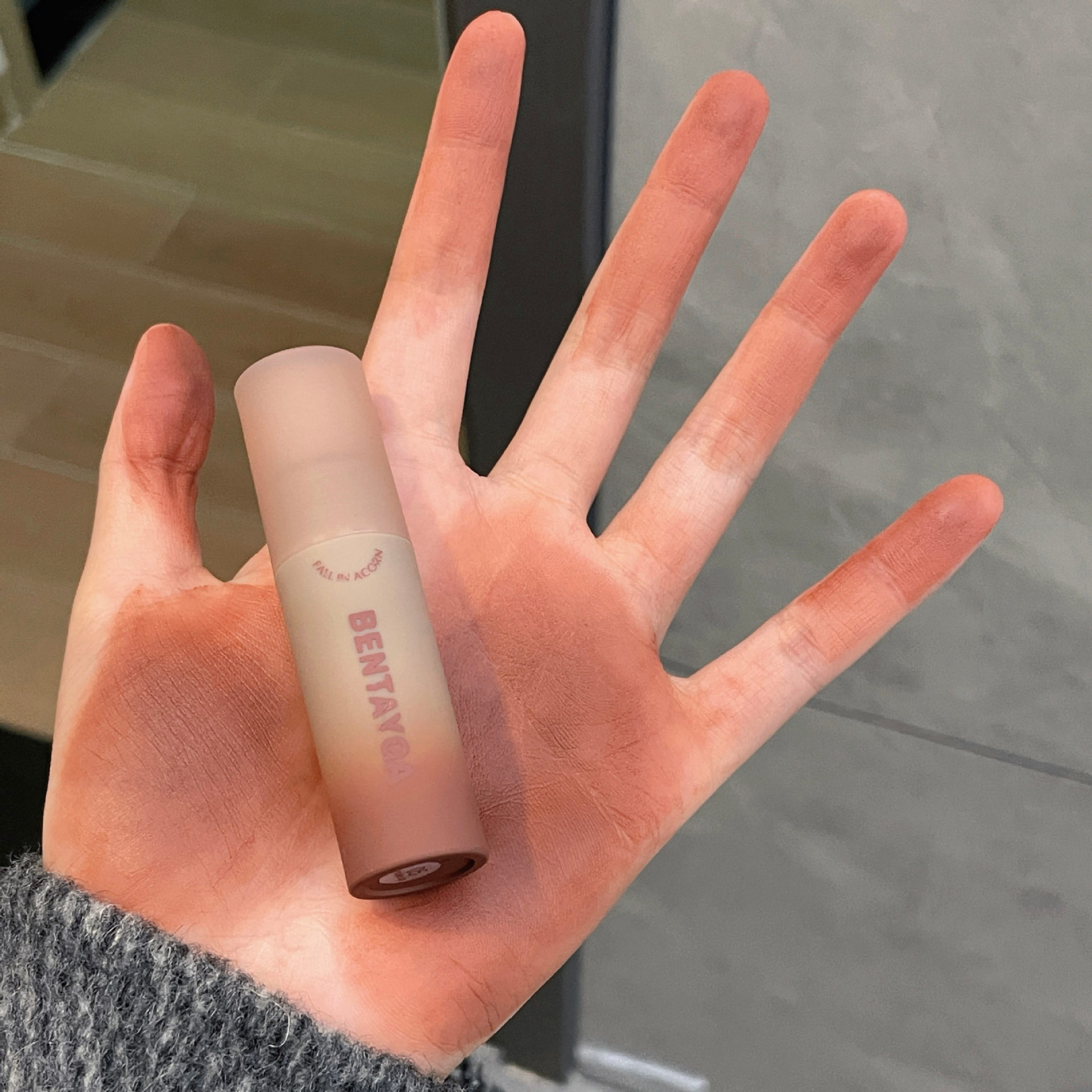 BENTAYGA's autumn-filled velvet lip gloss, matte whitening lip gloss, nude makeup, versatile makeup, student affordable wholesale undefined
