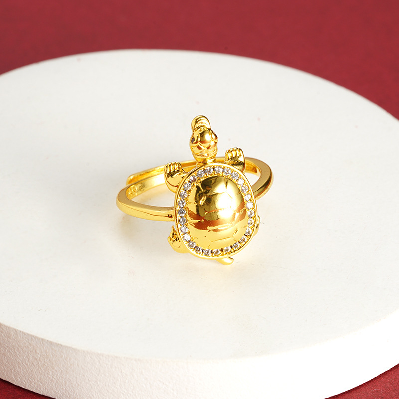 Anillo de tortuga de oro rico de verano lujoso ligero de alto nivel anillo de bronce chapado en oro joyería Yiwu accesorios al por mayor