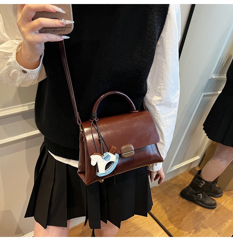 Nuevo bolso de hombro de todo fósforo, bolso de trabajo portátil, bolso pequeño, bolso cuadrado pequeño retro coreano, bolso de mensajero casual de moda