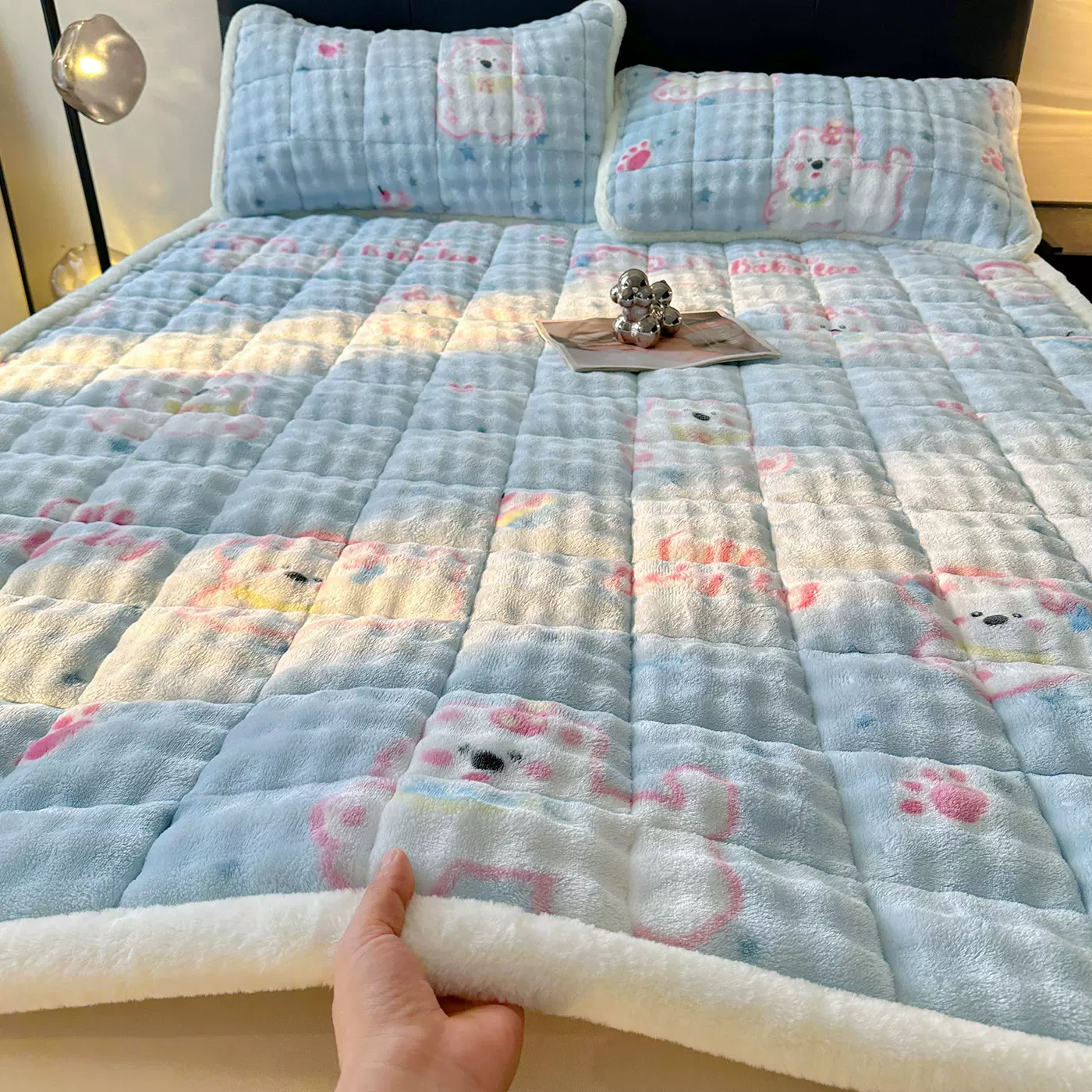 2025新款过冬神器牛奶绒泡泡兔毛绒床垫学生宿舍床褥子床护垫保暖