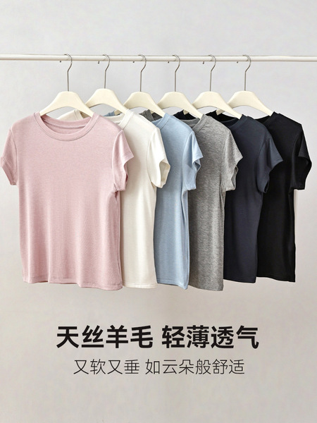 Summer woolen light and thin T-shirt with a round collar for leisure