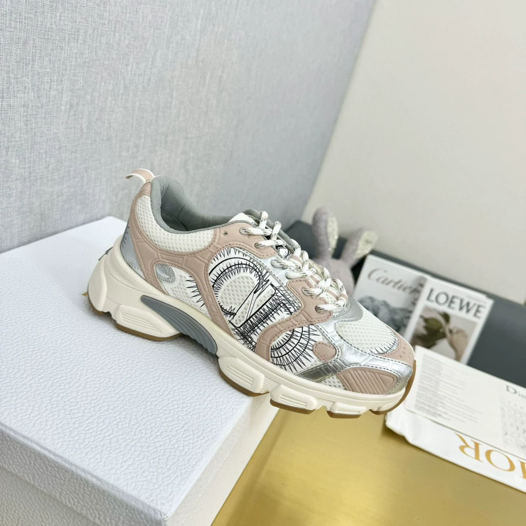 Топ версия кожаной технологии чувствует спортивную сетчатую обувь для папы для женщин 24 летних новых повседневных кроссовок