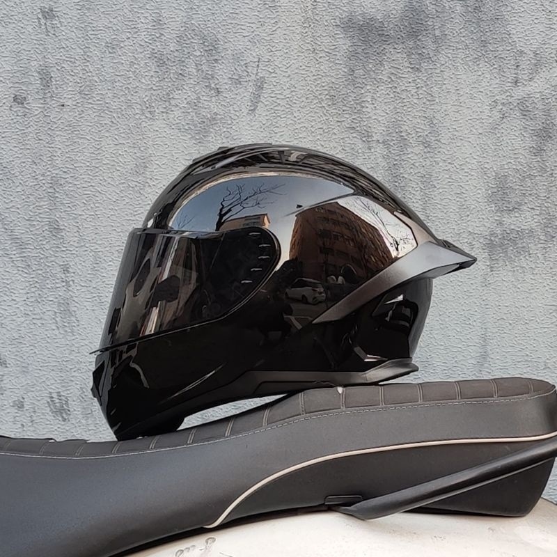 オートバイヘルメット男性と女性のフルフェイス夏オートバイガンダムパーソナライズされた大型テールウィング Bluetooth 3C 認証国家標準 A|undefined