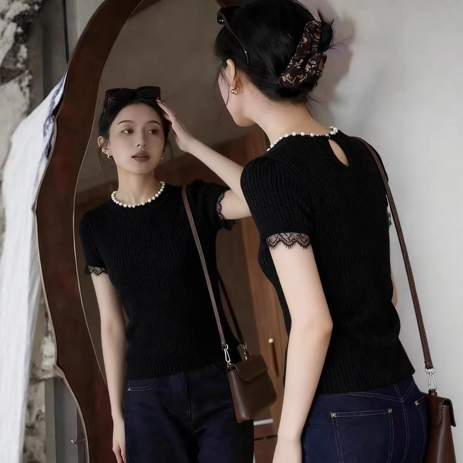 Áo thun nữ tay ngắn cổ ngọc trai ren viền, kiểu dáng thon gọn mùa hè — màu đen chi tiết 4