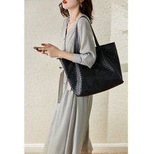 ��}̎������ �񻃞�ź�����&ldquo; V�I��zhun�̮��@�����L��Ů